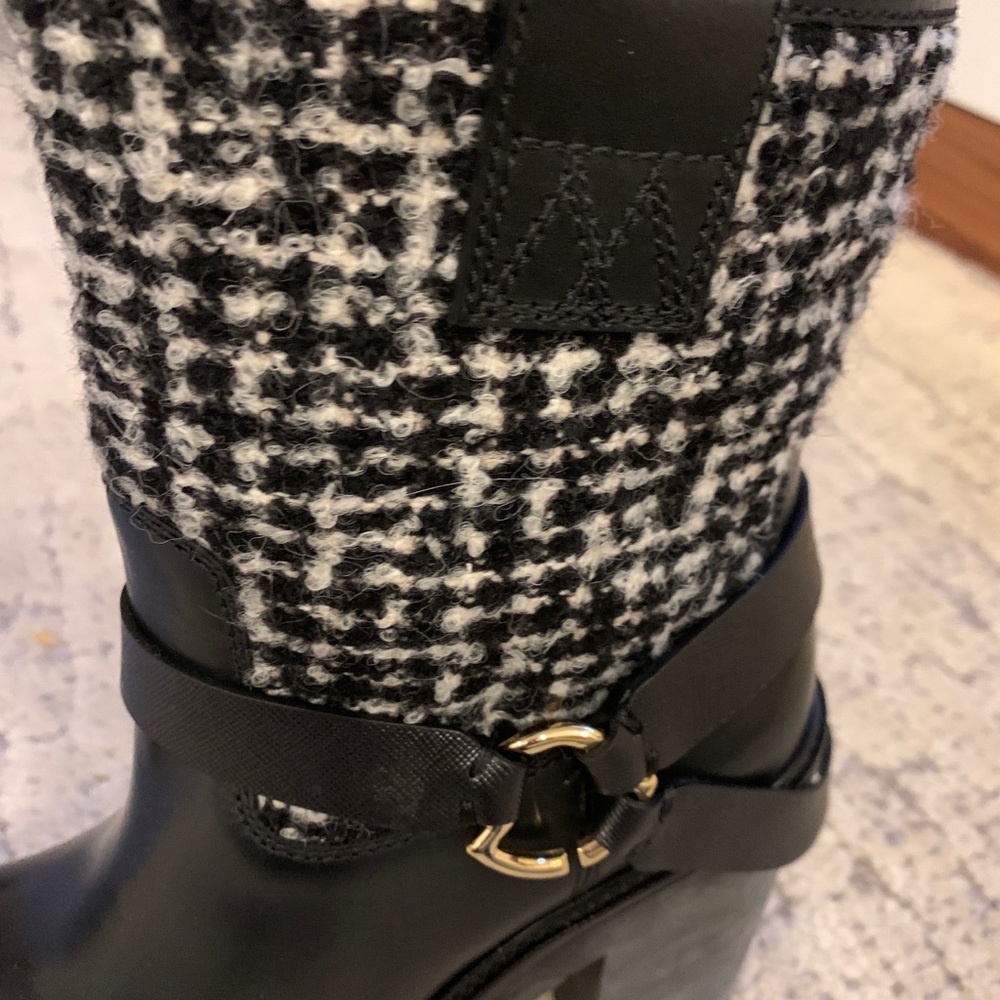 MONCLER boots 👢 - Picture 6 of 11